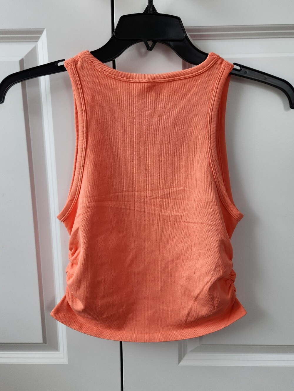 Cropped Stretchy Tank With Ruched Sides NWOT (Fits Like S Imo) - Picture 2 of 3